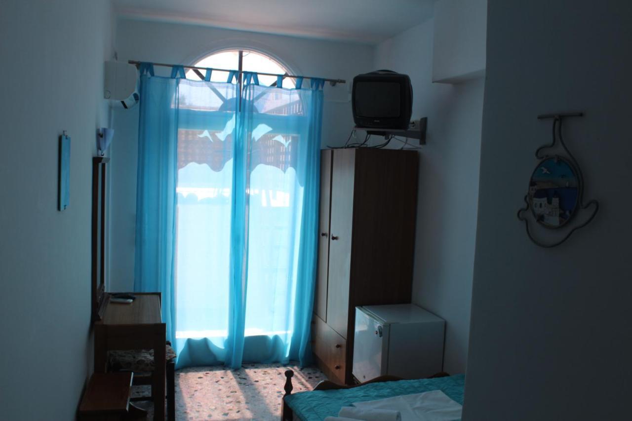 Santa Irini Hotel 佩里萨 外观 照片