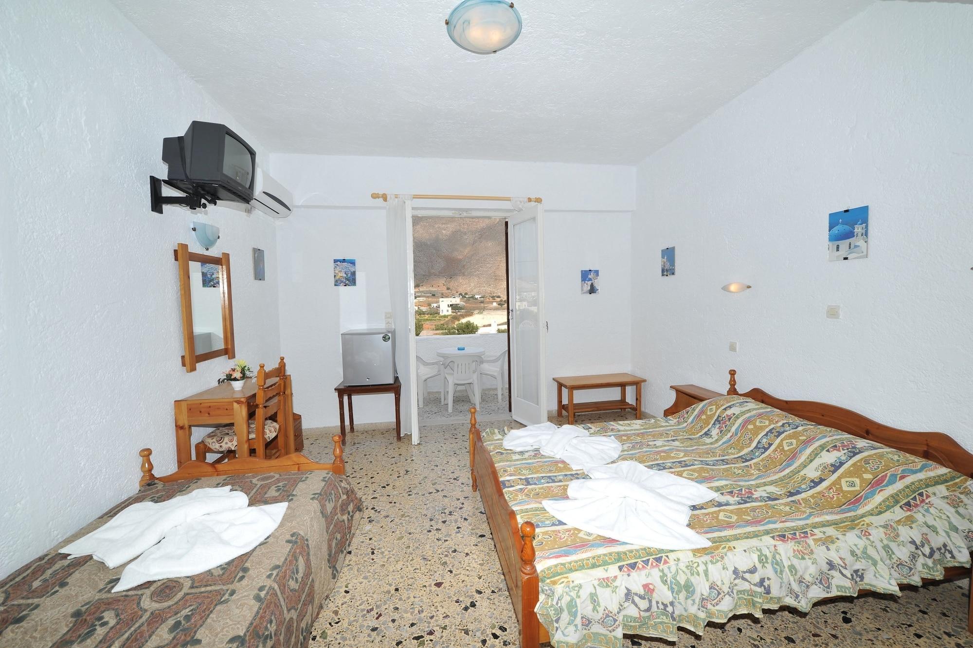 Santa Irini Hotel 佩里萨 外观 照片