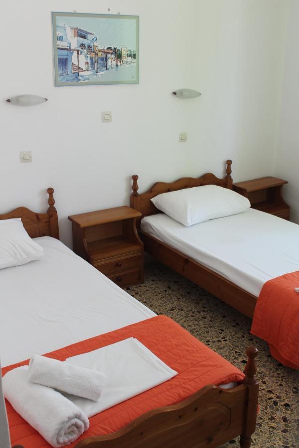Santa Irini Hotel 佩里萨 外观 照片