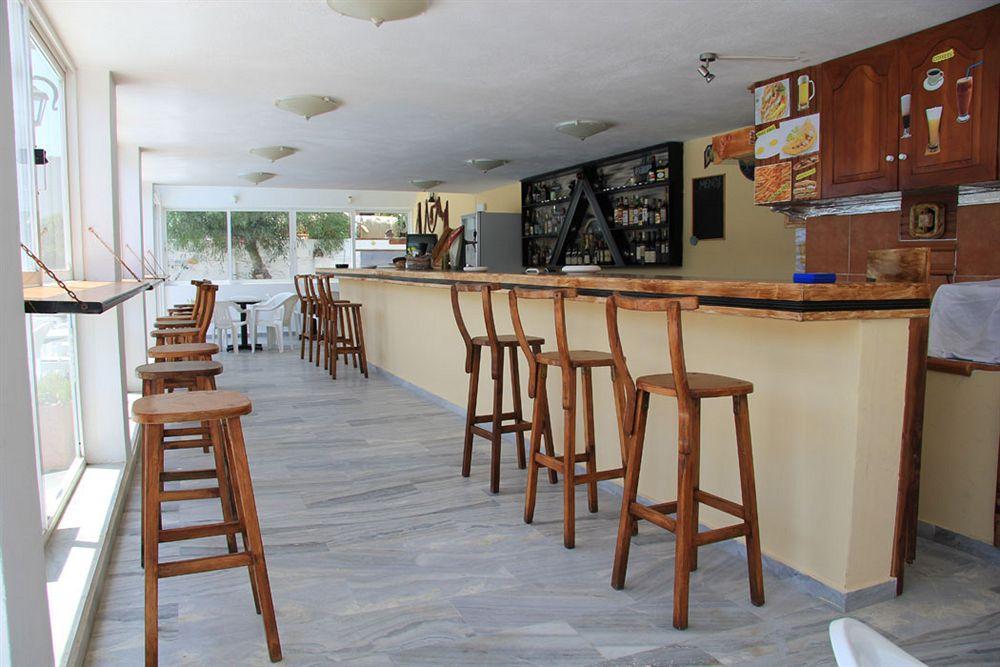 Santa Irini Hotel 佩里萨 外观 照片