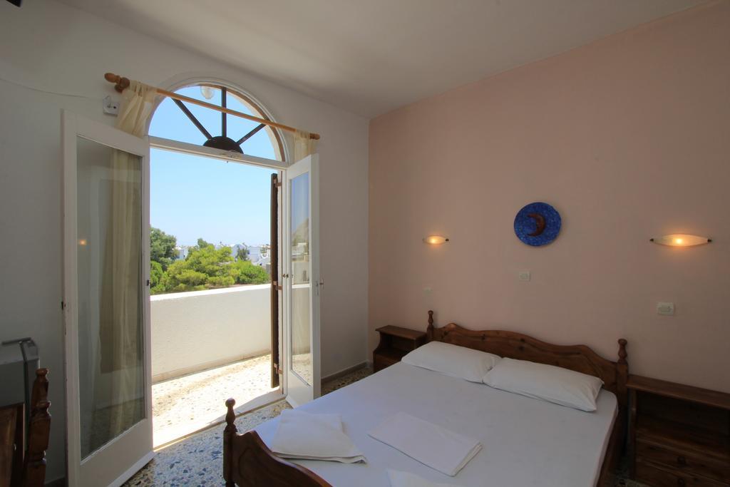 Santa Irini Hotel 佩里萨 外观 照片