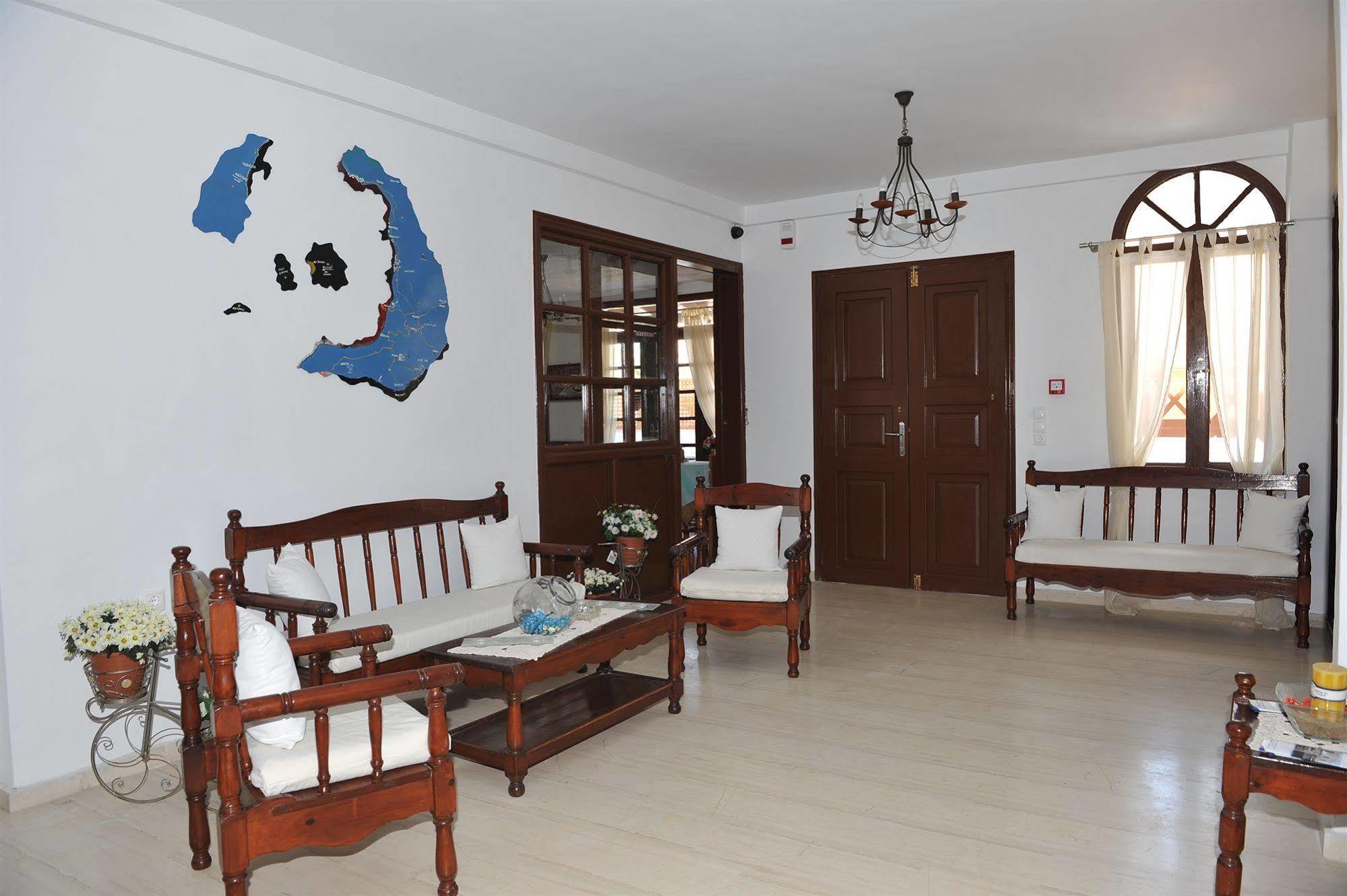 Santa Irini Hotel 佩里萨 外观 照片