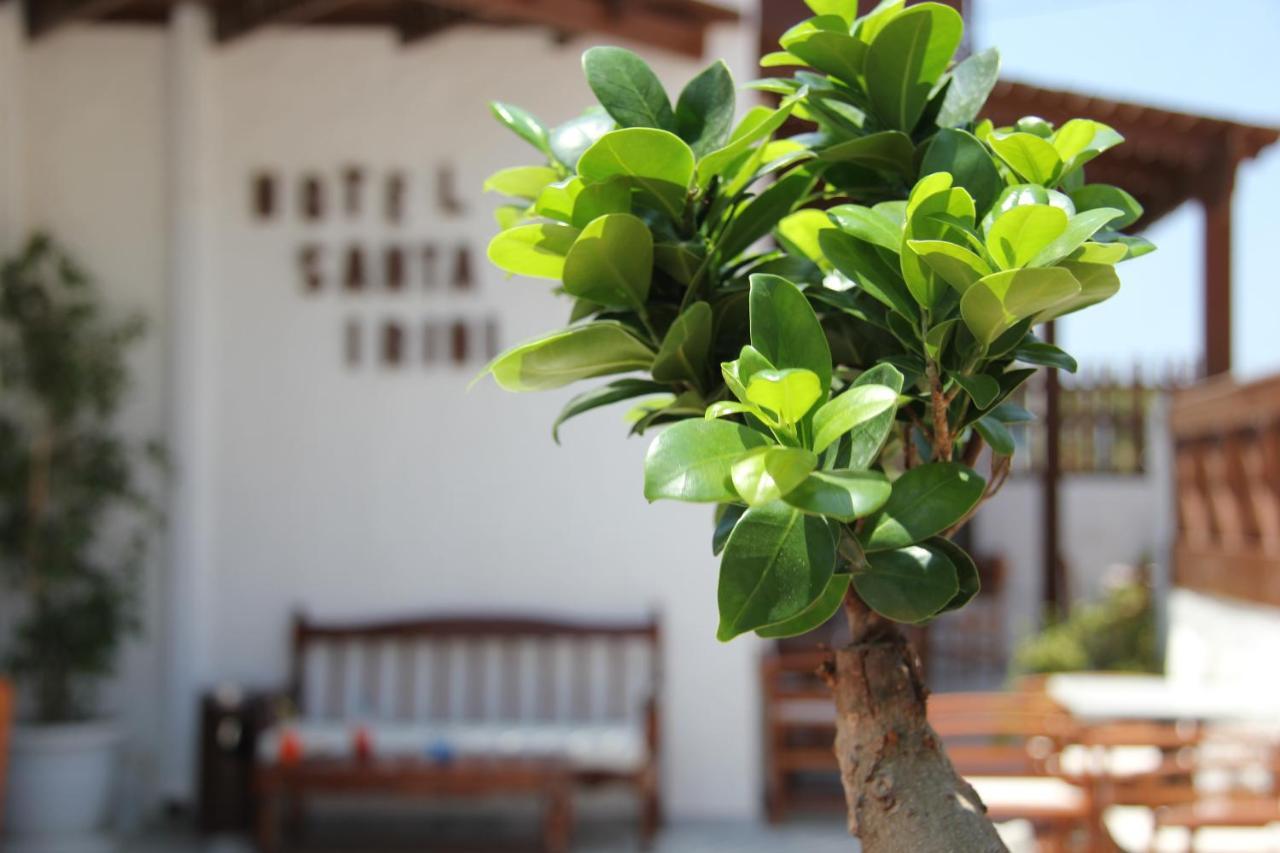Santa Irini Hotel 佩里萨 外观 照片